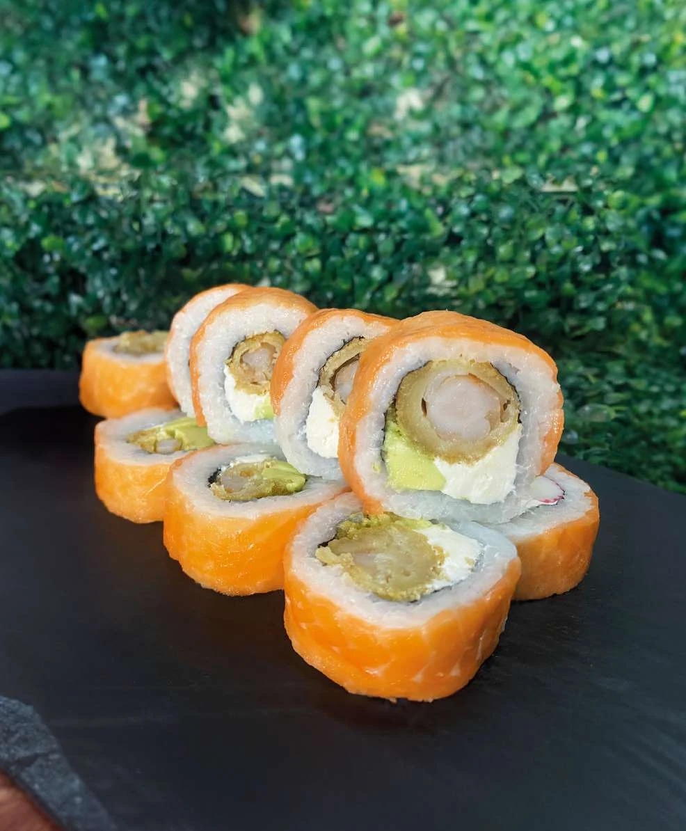 Sake rolls en la fotografía de categoría de la carta Saru Sushi