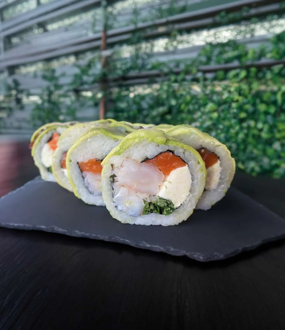 Avocado rolls en la fotografía de categoría de la carta Saru Sushi