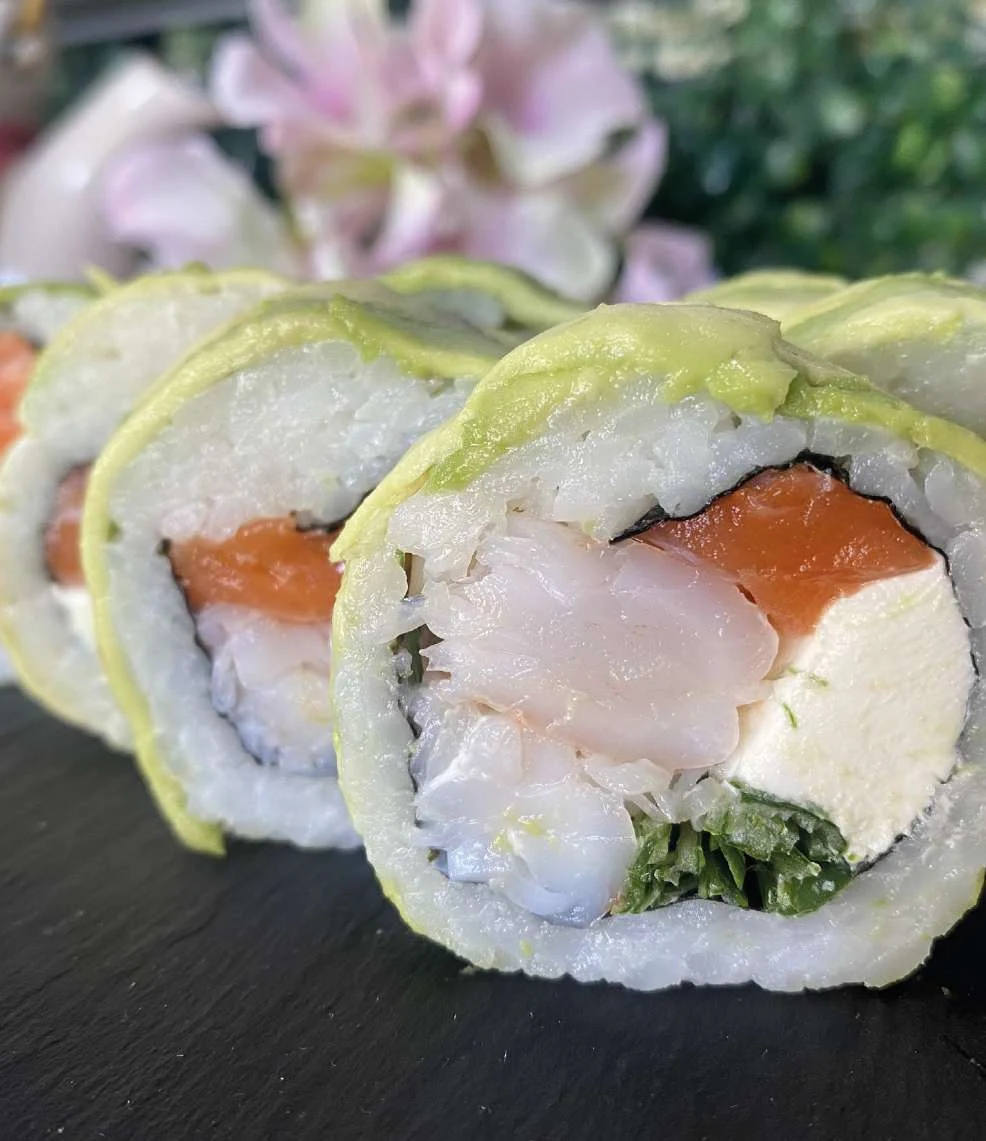 Avocado Sake Ebi en la fotografía de la carta Saru Sushi